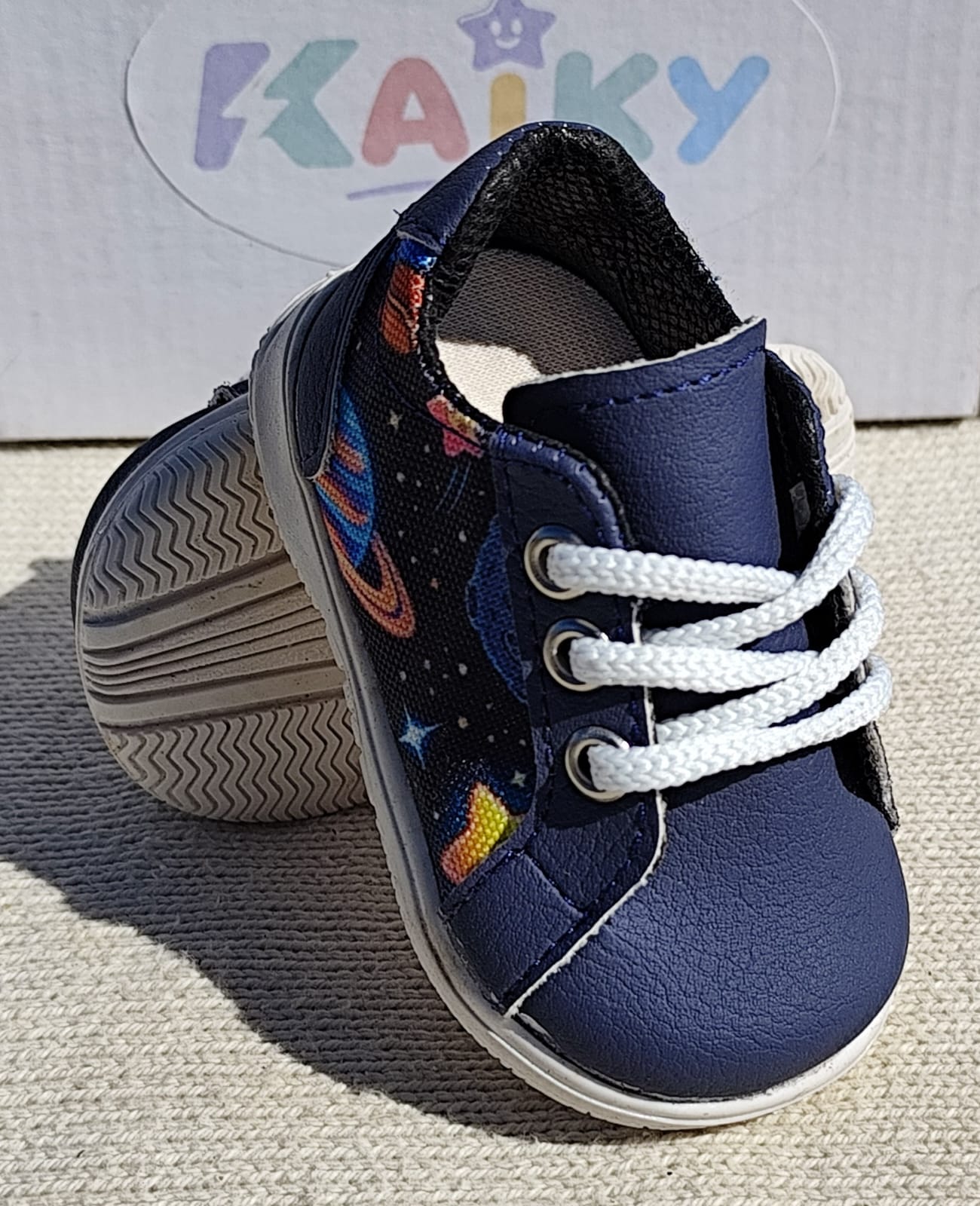 Zapatilla 104 Azul con estampa nene